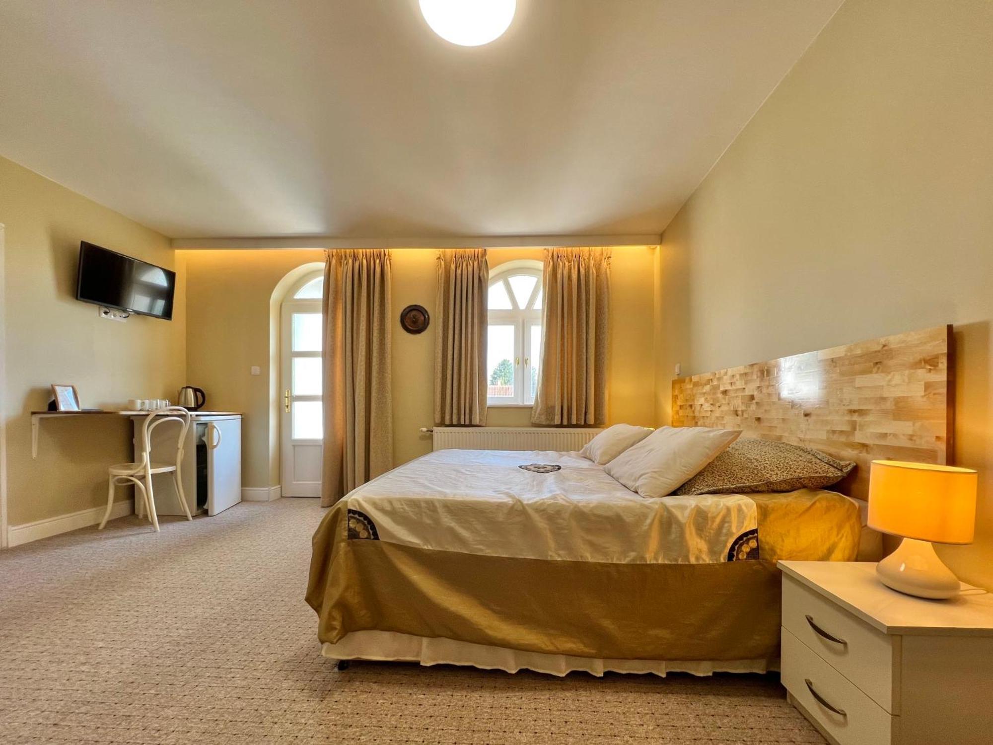 White House Zalakaros Hotel ภายนอก รูปภาพ